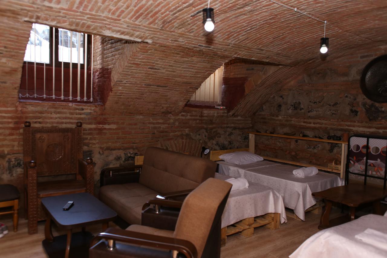 Guest House Kakabadzeebi 9 ティビリシ エクステリア 写真